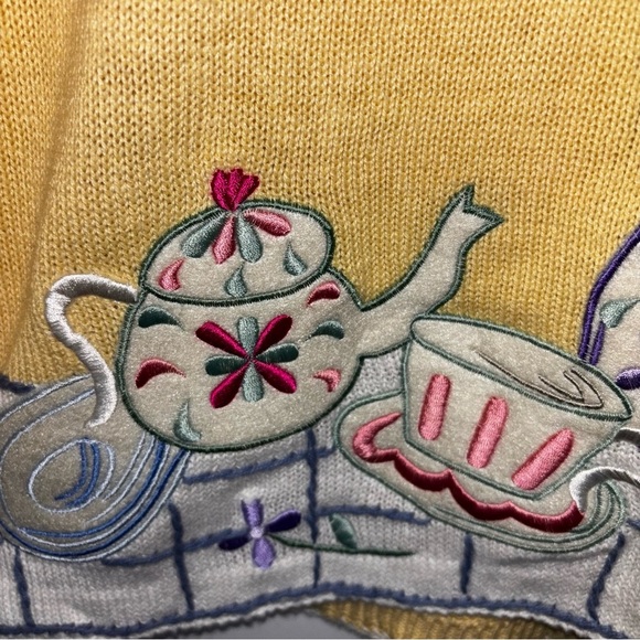 The Quacker Factory QVC Women’s Large Yellow Embroidered Sweater - Picture 9 of 16